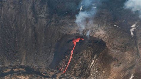 Hawaii Volcano Gushes Lava From Vents in Summit Crater