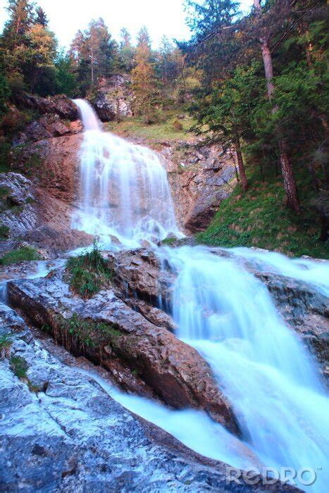 Bild Wasserfall Im Nadelwald Nach Ma Myredro De