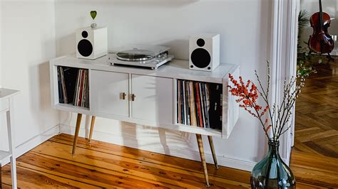 This IKEA KALLAX Hack Is Now A Chic Record Player Stand