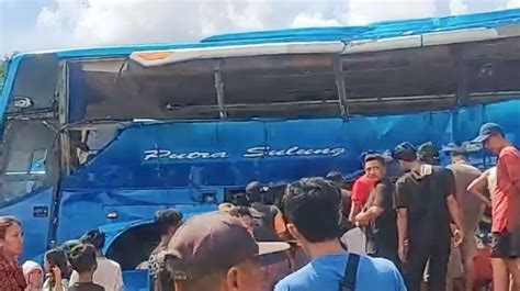 Kronologi Bus Putra Sulung Tabrak Ka Di Oku Timur Tewas Dan Luka Luka