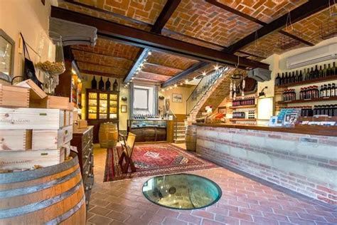 Visita In Cantina Con Degustazione Al Castello Di Razzano Holidoit