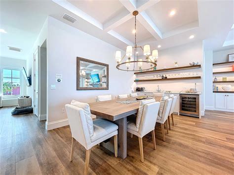 Work & Relax in Style – Treasure Island Luxury Beachfront Retreat