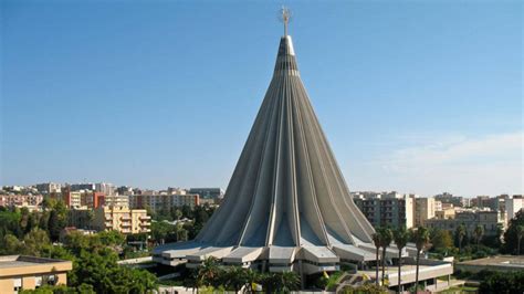 Italia In Preghiera Dal Santuario Della Madonna Delle Lacrime Di