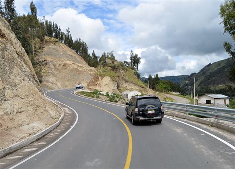 CHIMBORAZO INAUGURÓ NUEVAS VÍAS , CON CRÉDITOS NO REEMBOLSABLES DEL BANCO DE DESARROLLO DEL ...