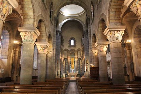 La Bourboule église Saint Joseph intérieur