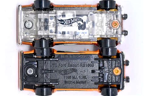 メインライン版Hot Wheels idとレギュラーモデルの違い FORD ESCORT編 Hot Wheels 情報まとめ ホットウィール にわかマニア