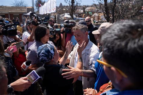 Chile Alejandro Sanz visita zona cero de incendios y pide más manos