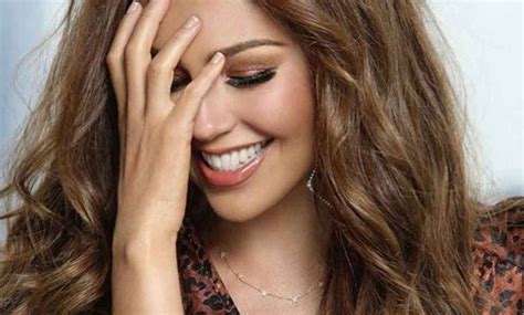 Qué movimientos Thalía sorprende a todos en bikini desde la piscina