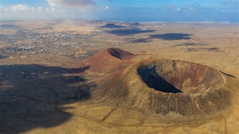 Ascend the Calderón Hondo volcano — a fantastic experience