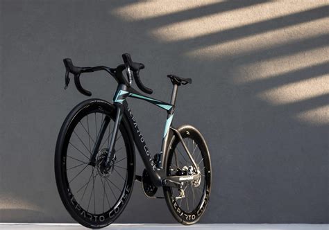 BIKE OF THE WEEK: 2023 BIANCHI OLTRE RC - Road Bike Action