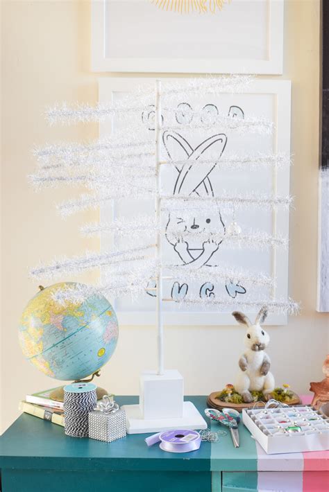 How to DIY a Tinsel Christmas Tree • PMQ for two