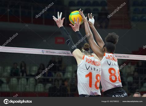 Istanbul Turkiye January 2023 Irina Voronkova Sinead Jack Kisal Action