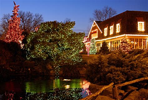 Visit Peddlers Village Christmas Festival For A Nostalgic Holiday