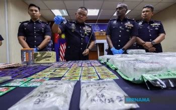 BERNAMA Cops Nab Jobless Duo Seize RM849 192 Worth Of Drugs