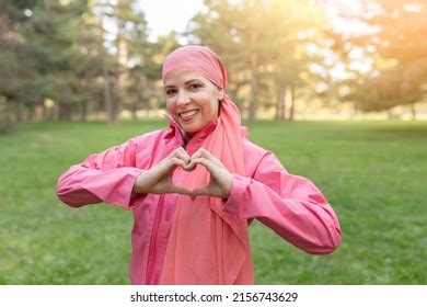 Mature Forte Poitrine R Sultats Mille Dimages Libres De Droits De Photos De Stock Et D