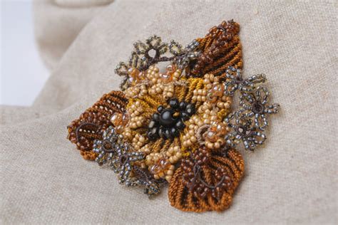 Broche Macram De Fils Et Perles De Rocaille Buy Handmade