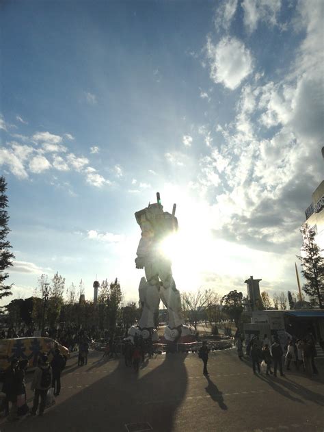 Life Size Gundam Statue In Tokyo The Wadas On Duty