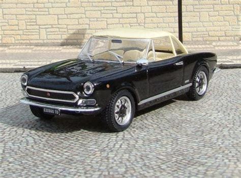 Fiat 124 Sport Spider 1969 Schwarz Verdeck Weiss 1 43 Kaufen Auf Ricardo