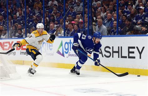 Lightning Open Nhl Season With Back And Forth Win Over Preds Reuters