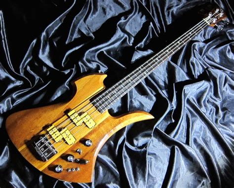 B C Rich Usa Mockingbird Bass