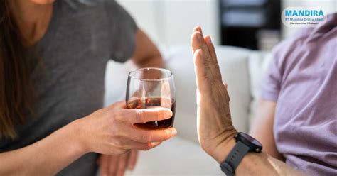 efek minum alkohol bagi kesehatan tubuh  pikiran mandira distra abadi