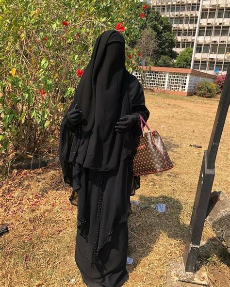 Pin By Nauvari Kashta Saree On Hijabi Queens Niqab Niqab Fashion