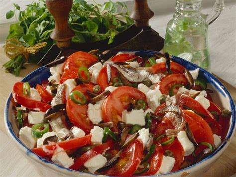 Tomato Feta And Olive Salad With Anchovies Recipe Eatsmarter