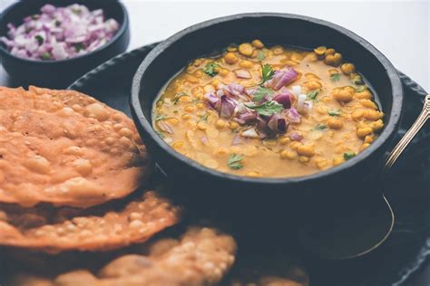 Sindhi Delicacies Dal Pakwan And Sindhi Koki Recipe Rasoi Rani