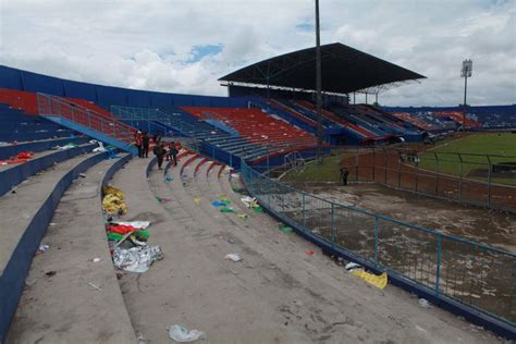 Stadion Tragödie auf Java Leitender Polizist zu Haftstrafe verurteilt