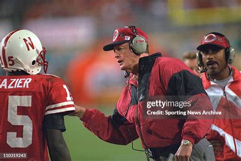 Qb Tommie Frazier Photos And Premium High Res Pictures Getty Images