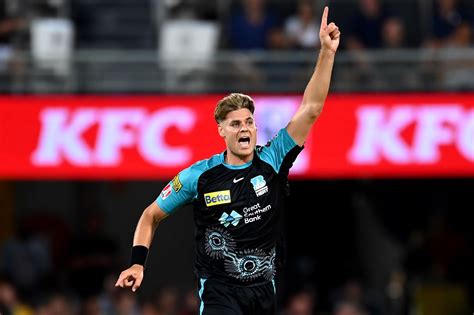 spencer johnson struck   powerplay  brisbane heat