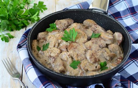 Мягкая говяжья печень на сковороде, пошаговый рецепт с фото