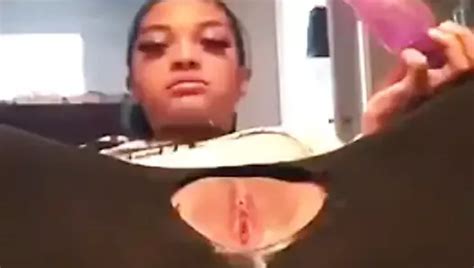Light Skinned Babe With Fat Wet Pussy Xhamster