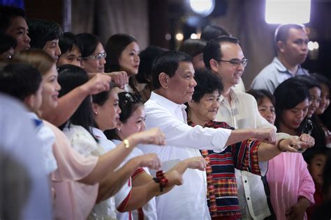 Duterte Meets Families Of SAF 44 Commandos Edge Davao