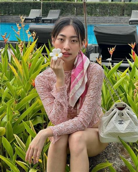 Lương Thùy Linh tự tin khoe dáng với bikini táo bạo đường cong cơ thể khiến ai nấy không thể