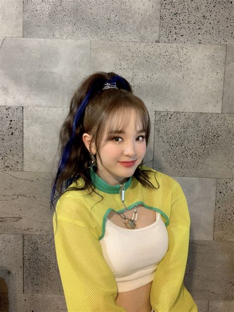 핫이슈 HOT ISSUE on Twitter Kpop girls Hot Kpop girl groups