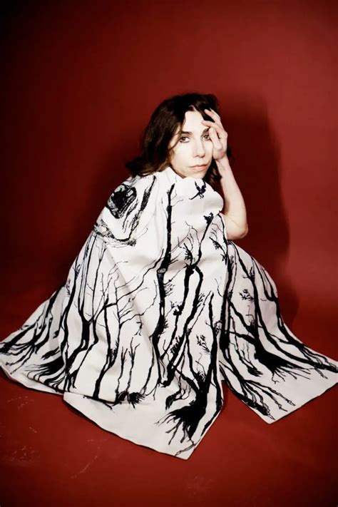 Pj Harvey Schedules First North American Tour In 7 Years Shares New