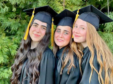 Girls Graduation 2021 – VTHS