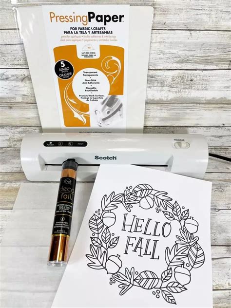 Foiled Hello Fall Wreath Hand-Drawn Free Printable