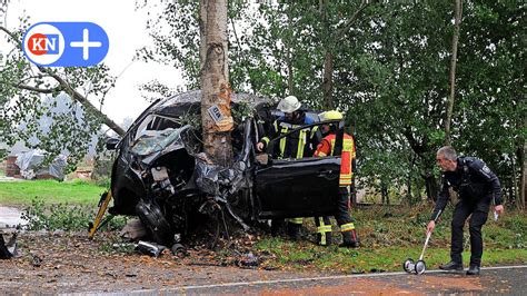 Unfall In Hardebek Ford Prallt Gegen Baum Fahrer Sofort Tot