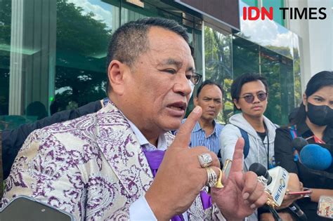 Hotman Paris Minta Hakim Bebaskan Teddy Minahasa