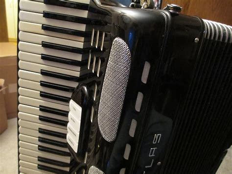 Accordion Atlas 120 Bass Black 3 4 Reeds LMM Very Good Reverb