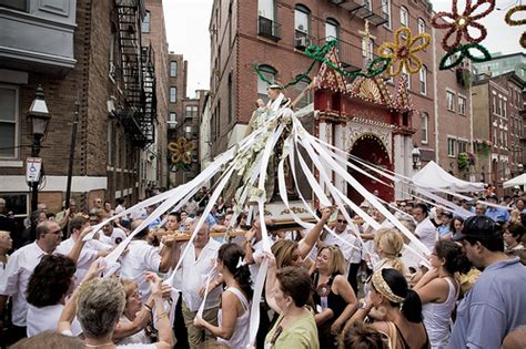 DECK THE HOLIDAY'S: ST. ANTHONY'S FEAST DAY!!