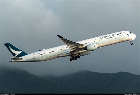 B Lxl Cathay Pacific Airbus A Photo By Cwong Id