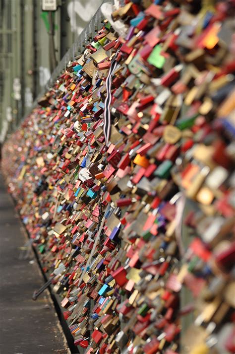 Love locks at Hohenzollern bridge in Cologne - cc0.photo