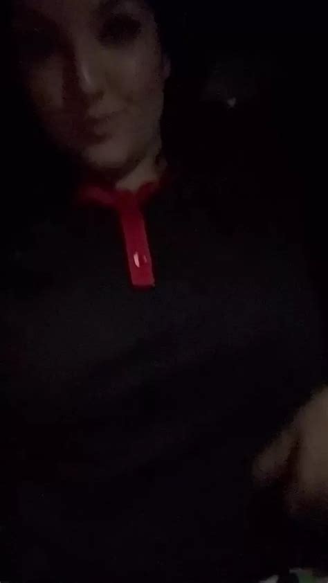 This Milf Makes The Best Passenger Princess