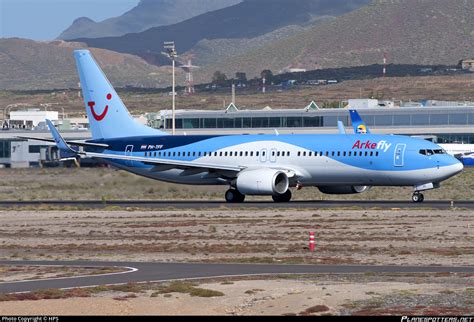 PH TFF ArkeFly Boeing 737 86N WL Photo By HPS ID 375254