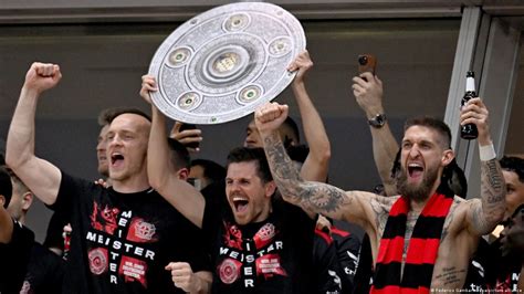 Bayer Leverkusen win 1st ever Bundesliga title – DW – 04/15/2024