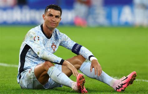 Địa chấn EURO 2024 Ronaldo tịt ngòi Bồ Đào Nha thua đội hạng 74 thế giới