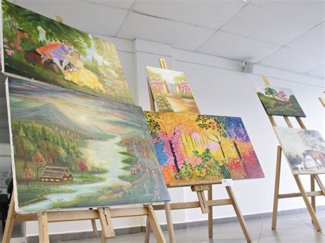 Exposi O Mostra Trabalhos De Alunos Do Curso De Pintura Em Tela Da